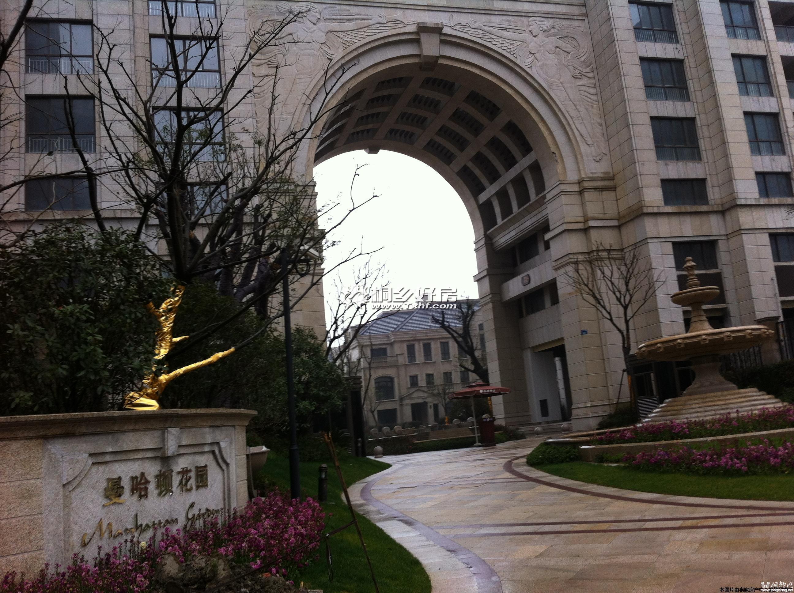 曼哈顿靠河畔东边套排屋,位置独一无二,送地下